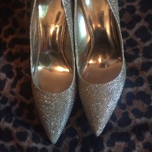 Nine West glitter heels gold size 6